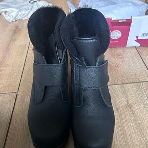 Toe Warmers Canada Boot- 10